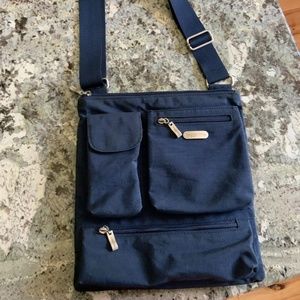 Baggallini Classic Navy crossbody purse $25